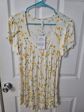XPENYO Floral Scoop Neck Short Sleeve Tunic - Cream with Yellow Floral